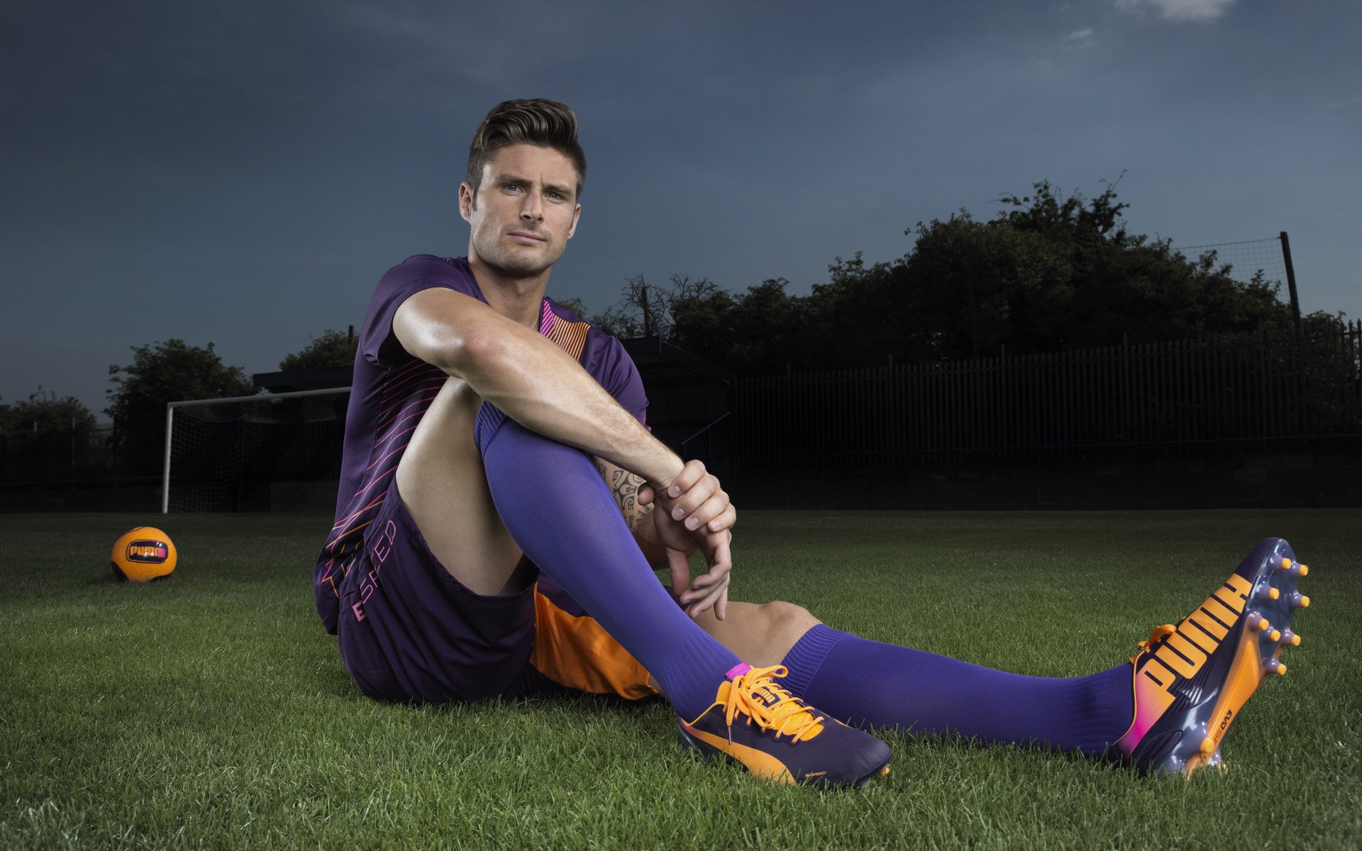 冷门之夜!加纳掀翻巴萨,萨卡却成最大亮点