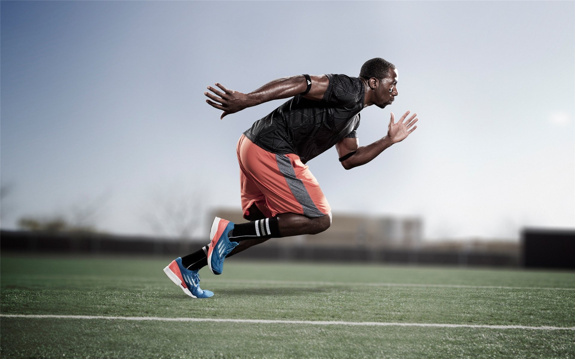 日本队足球场碾压德国队,乒乓名将王皓状态火热,体育双星闪耀,亚洲力量崛起