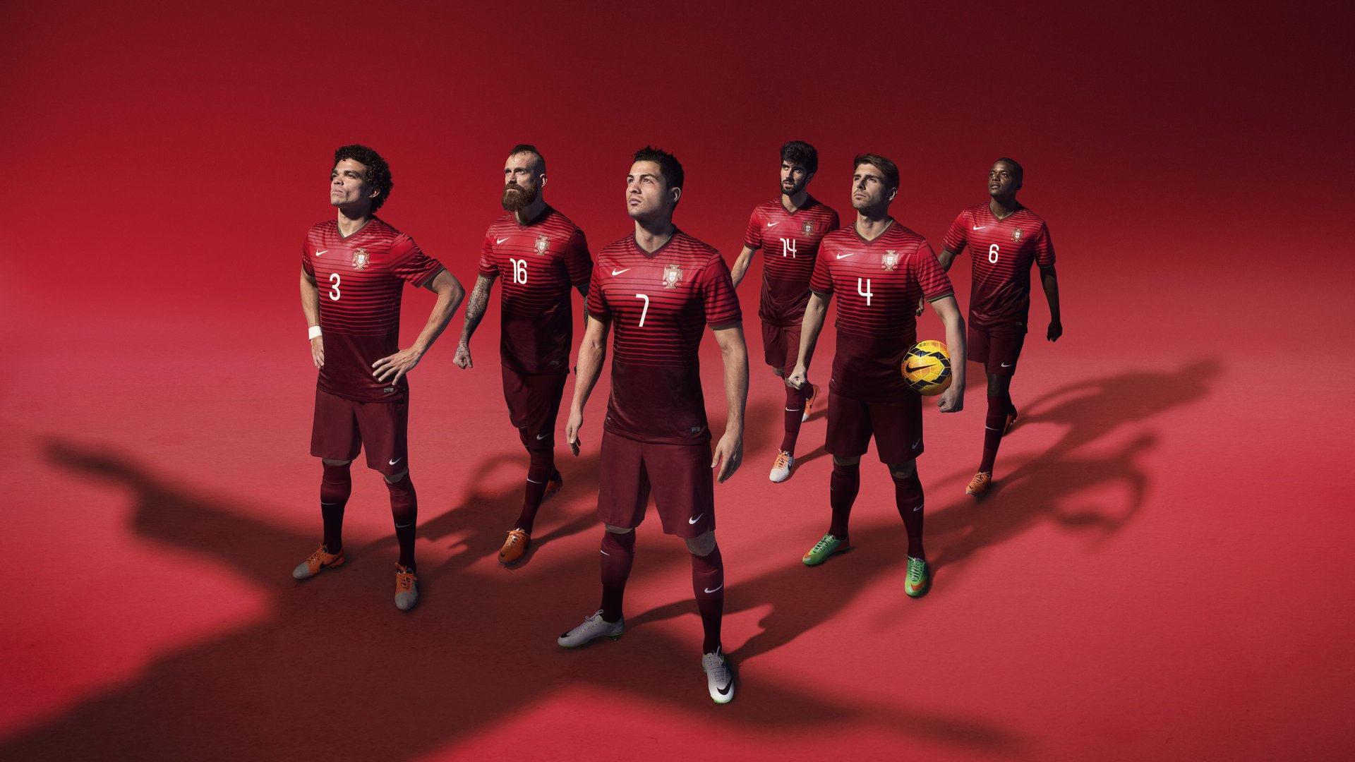 伊朗铁骑踏破丹麦童话，卢卡库一战封神，这不是奇迹，这是现代足球的终极奥义